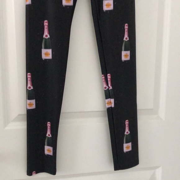 Goldsheep rosé all day leggings size small never been worn. - Picture 9 of 9